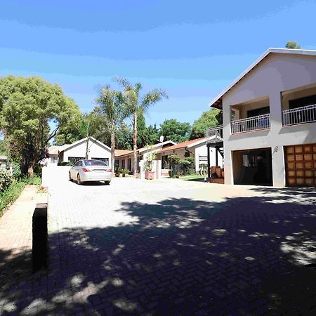 Acacia Grove Guest House Johannesburg Buitenkant foto