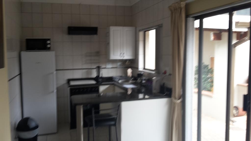 Acacia Grove Guest House Johannesburg Buitenkant foto