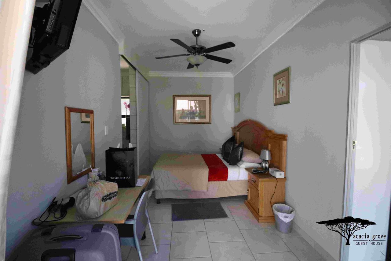 Acacia Grove Guest House Johannesburg Buitenkant foto